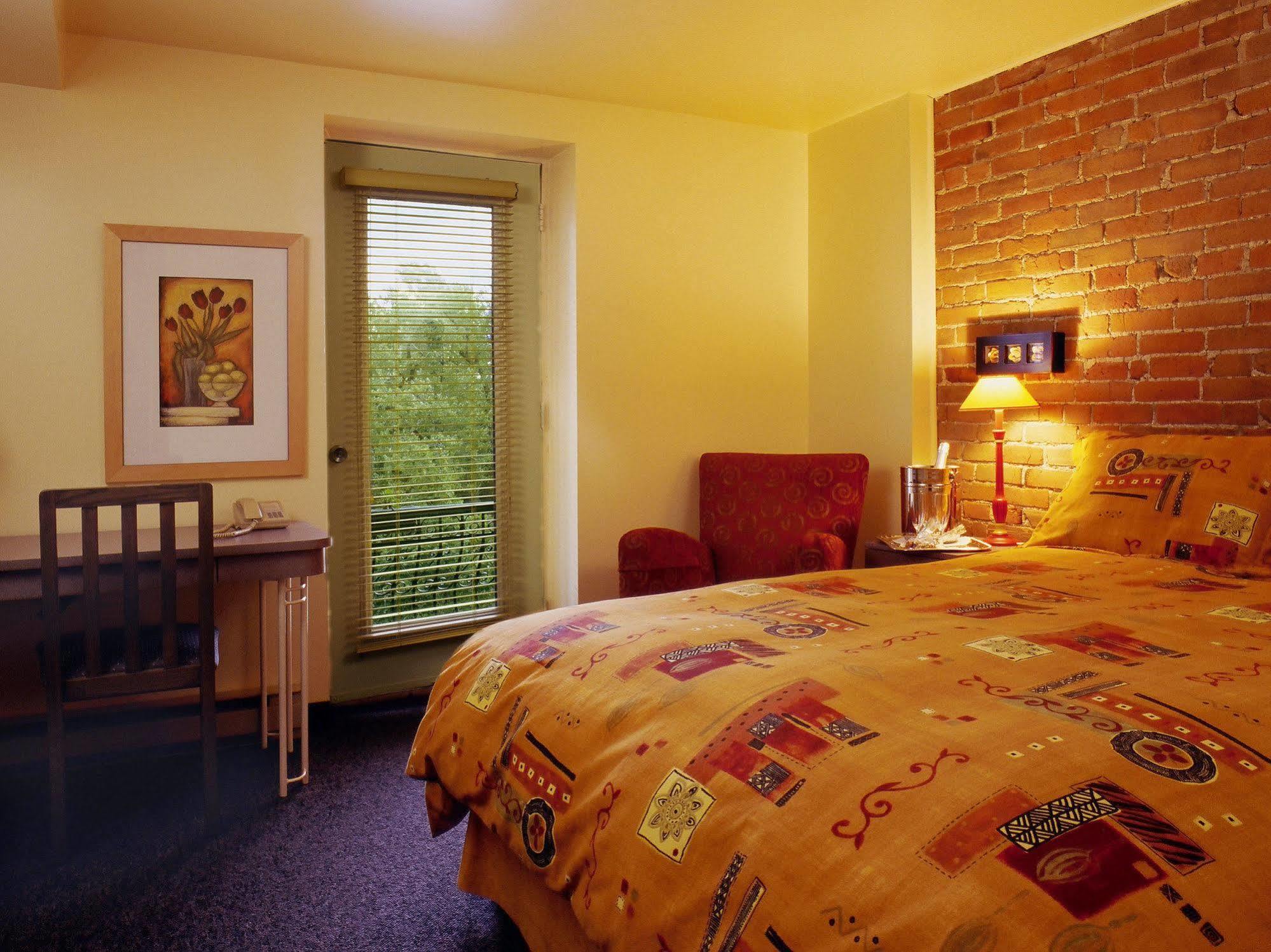 Auberge De La Fontaine Montréal Szoba fotó